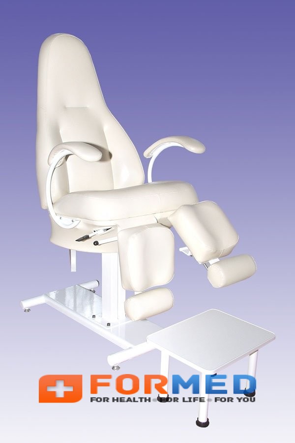 Педикюрно-косметологическое кресло КП-5 с регулируемыми пуфиками для ног, с подставкой для ванночки